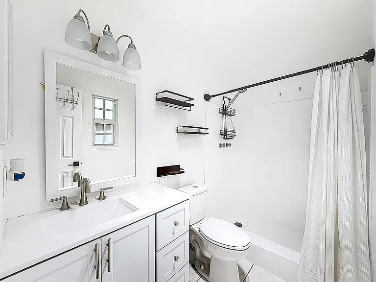 305 SE 11th Ave #D — Photo 15