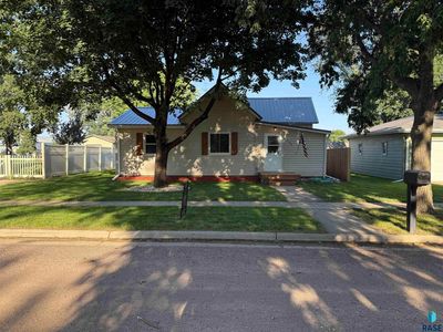 340 N Juniper Ave, Parker, SD, 57053