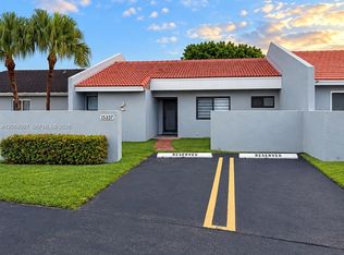 15337 SW 80th Ln, Miami, FL 33193