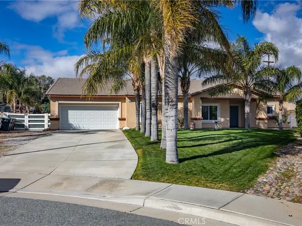 933 Driftwood Cir, Banning, CA 92220