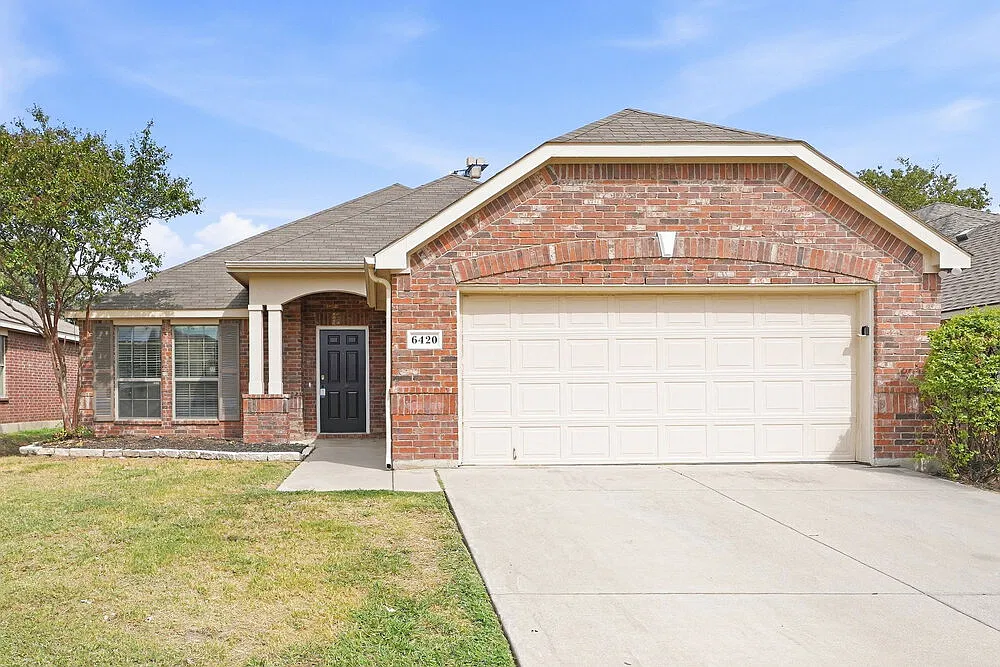 3 bed, 2.0 bath, 1780 sqft, $1,915 — Photo 1