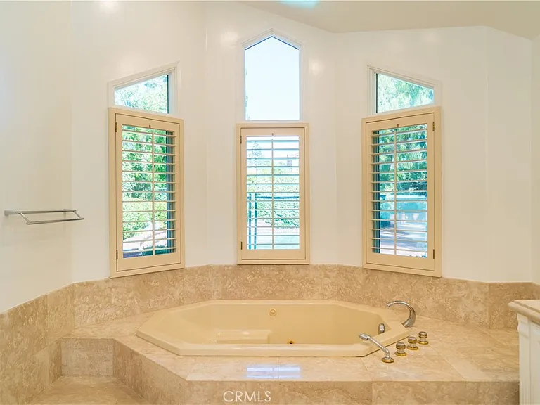 5054 Encino Ave — Photo 42