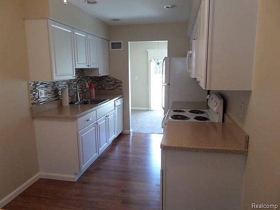 2nd image of 28575 Lowell Ct S #1