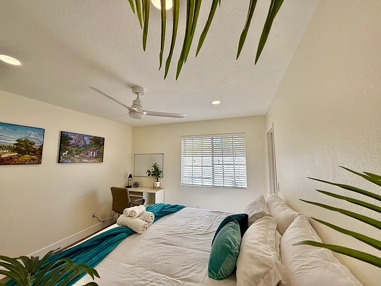 18432 Deodar St — Photo 22