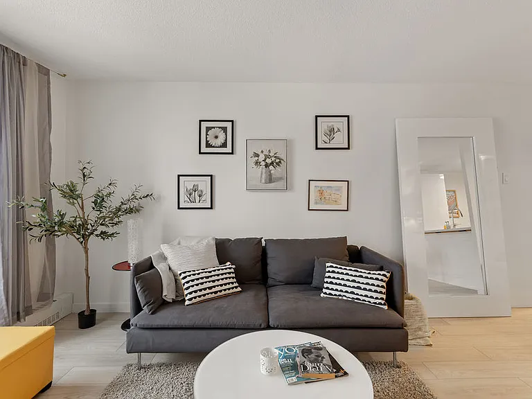 2470 Southvale Cres — Photo 42