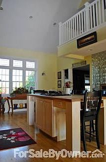 Country kitchen, w butcher block island