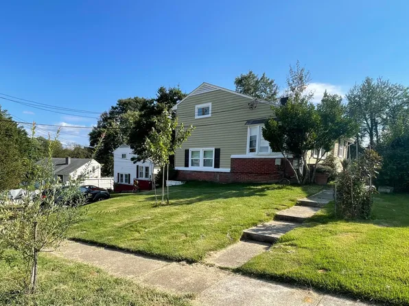 515 Barrymore Dr, Oxon Hill, MD 20745