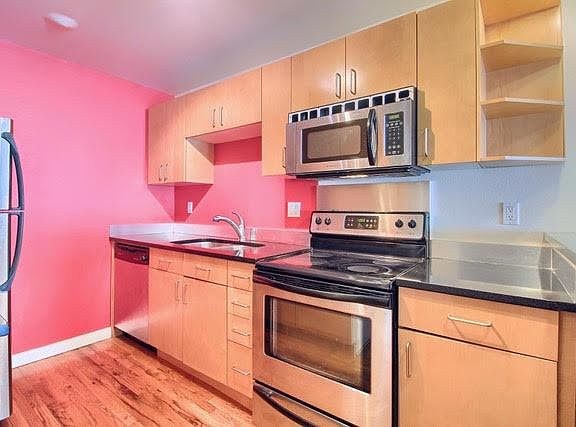 4th image of 1245 Columbine St APT 203