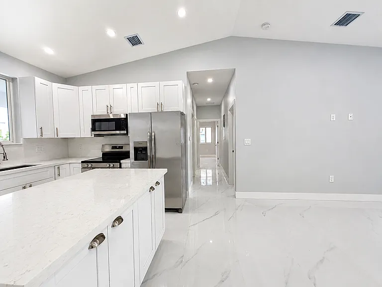 31441 Avenue F — Photo 4