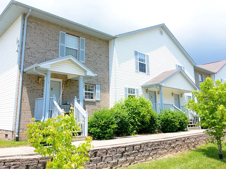 313 Lois Ln #1 — Photo 2