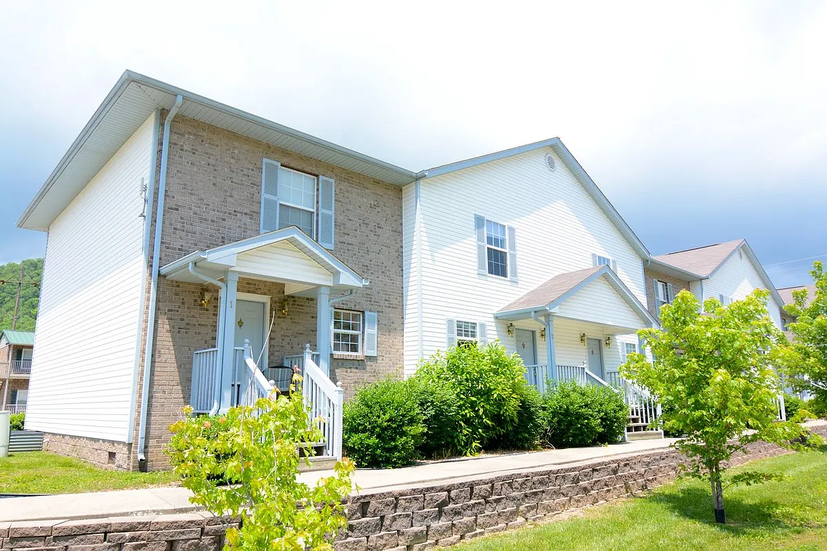 Building Photo - 313 Lois Ln #1