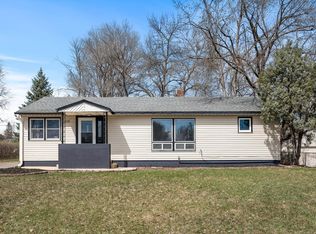 2119 Pinewood Dr, Mounds View, MN 55112