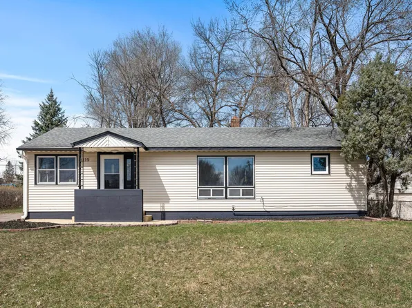 2119 Pinewood Dr, Mounds View, MN 55112