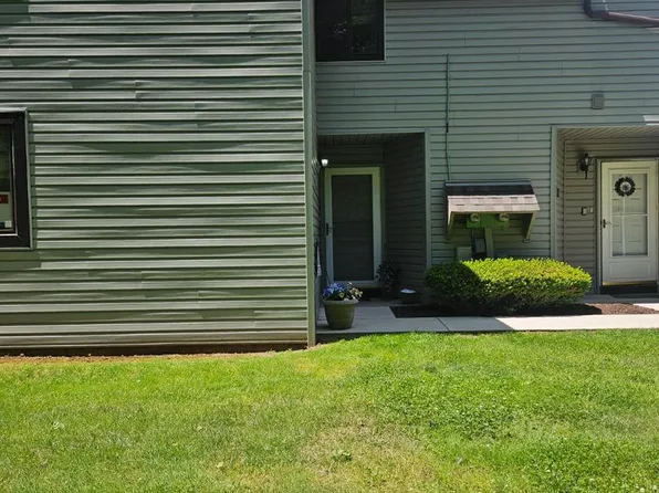 55-7 Holly Dr, Reading, PA 19606