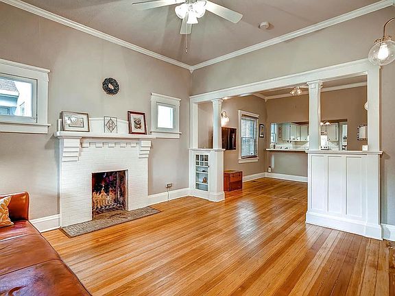 Living room (without furniture)