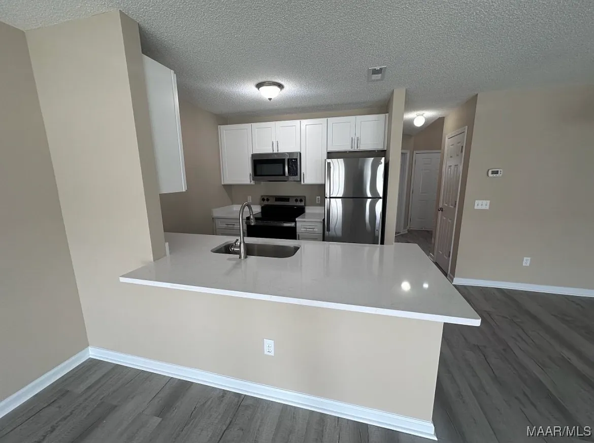 2 bed, 2.5 bath, 1404 sqft, $1,450 — Photo 3