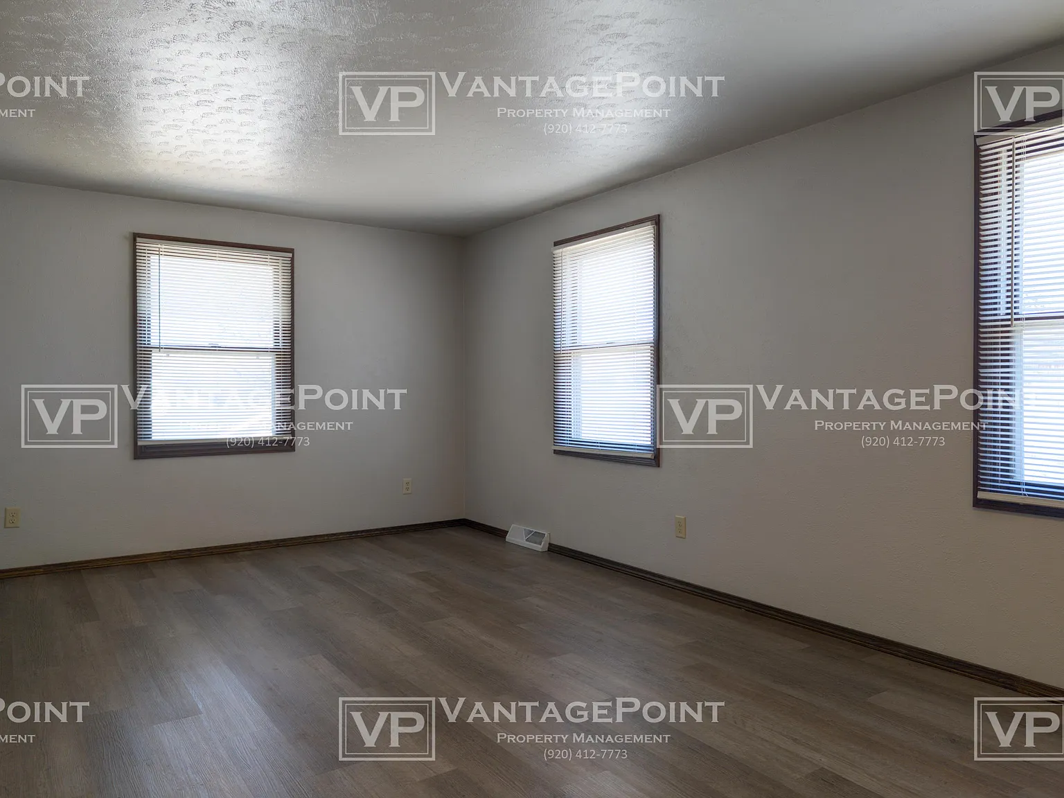 1635 Deckner Avenue - 4 — Photo 4