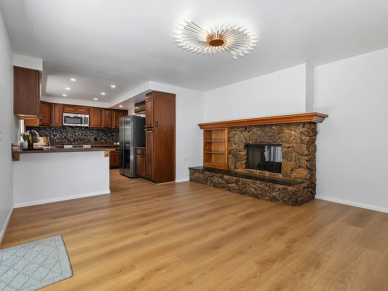 2345 Worden St — Photo 18