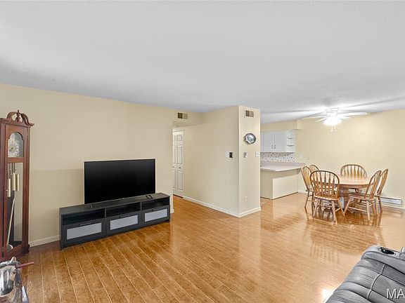 4th image of 1660 Blue Ridge Dr APT A