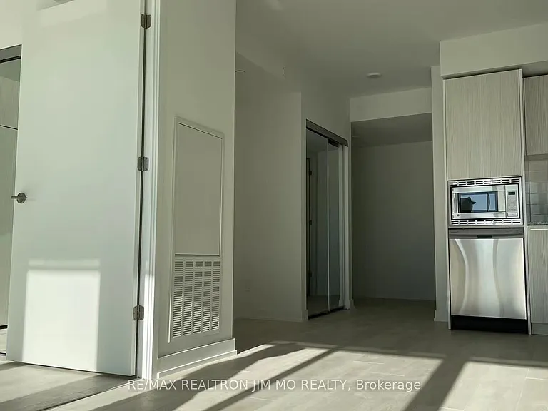 501 Yonge St #2501 — Photo 4