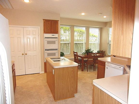4th image of 1339 Blackheath Ct