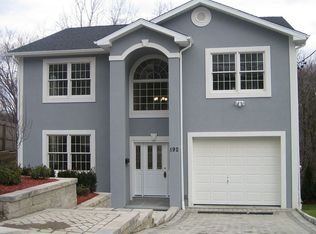 192 Rockne Rd, Yonkers, NY 10701