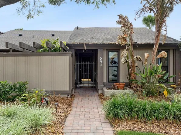690 Lake Villas Dr, Altamonte Springs, FL 32701