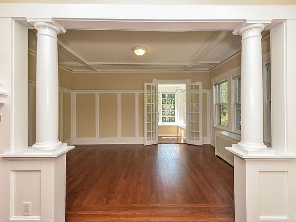 5th image of 18 Clover St