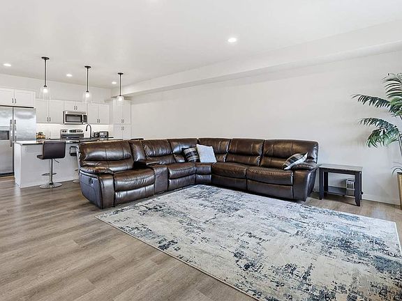 4th image of 1158 Dahnovan Dr