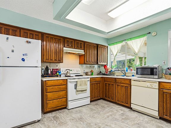 5th image of 1721 Overbrook Dr