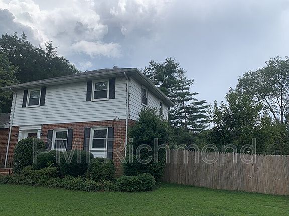 3rd image of 9307 Crystalwood Ln