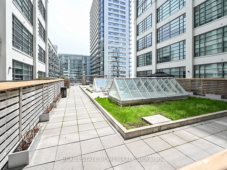 637 Lake Shore Blvd W #315 — Photo 28