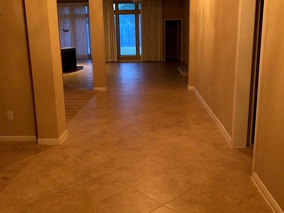 3rd image of 405 Wiltshire Dr