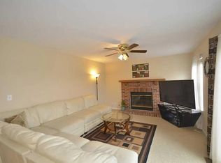 6268 Eagle Ridge Dr, Gurnee, IL 60031