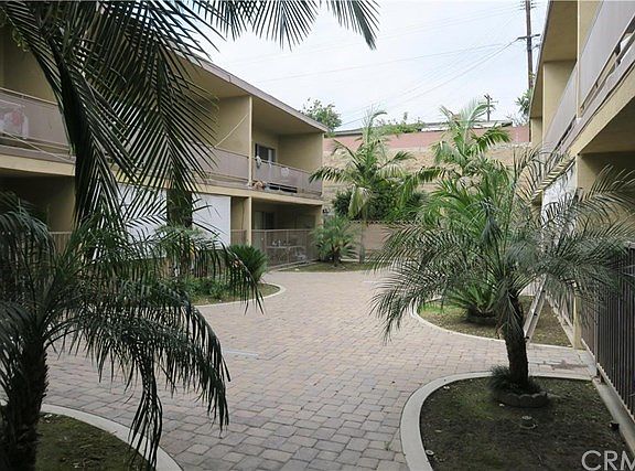 3rd image of 1411 College View Dr