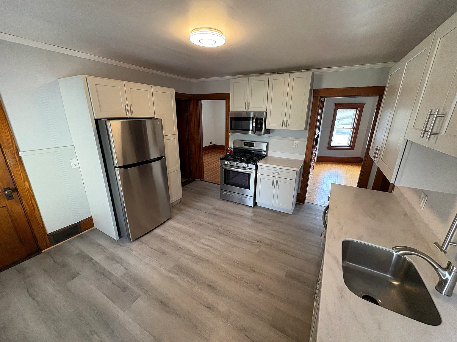 2 bed, 1400 sqft, $3,200 — Photo 4