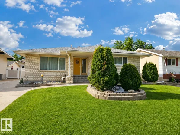 7612 40th Ave NW, Edmonton, AB T6K 0X5