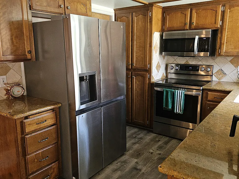 5823 E Washington Ave — Photo 9