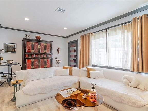 5th image of 10254 Floralita Ave