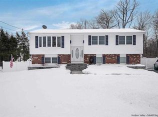 47 Sutton Park Rd, Poughkeepsie, NY 12603