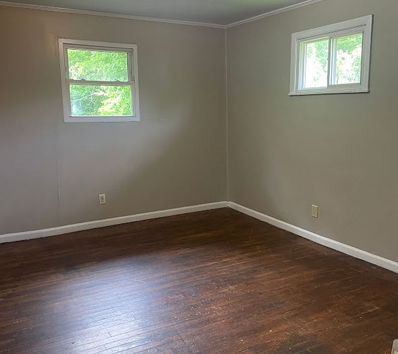 2nd image of 2707 Roanoke Ave