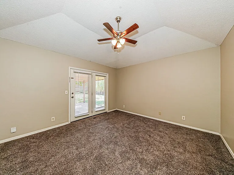 8117 Turtle Dove Dr — Photo 10