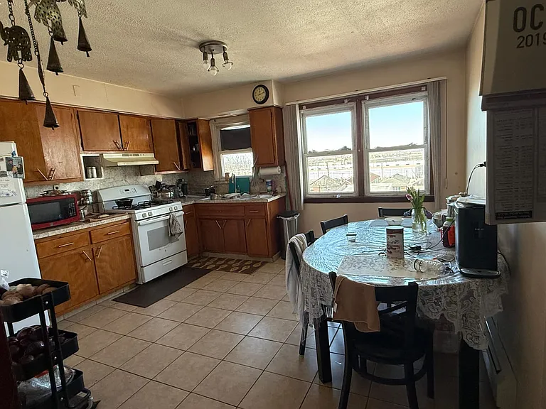 233 Columbia Ave #2 — Photo 3