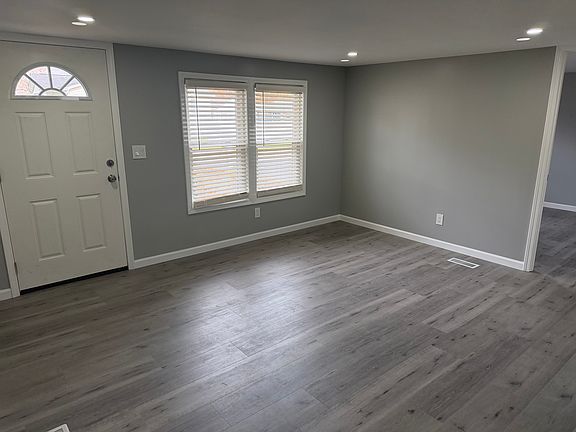 2nd image of 12 Woodglen Ave