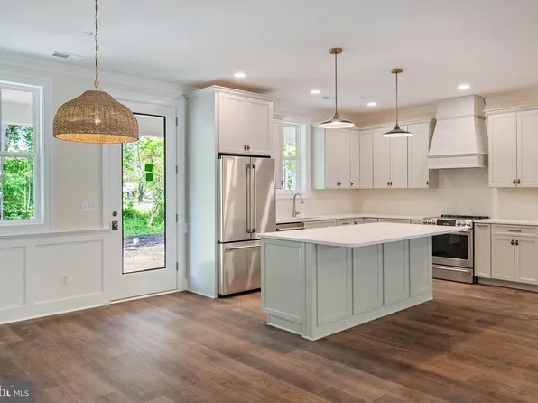 410 5 Farms Dr, Stevensville, MD 21666