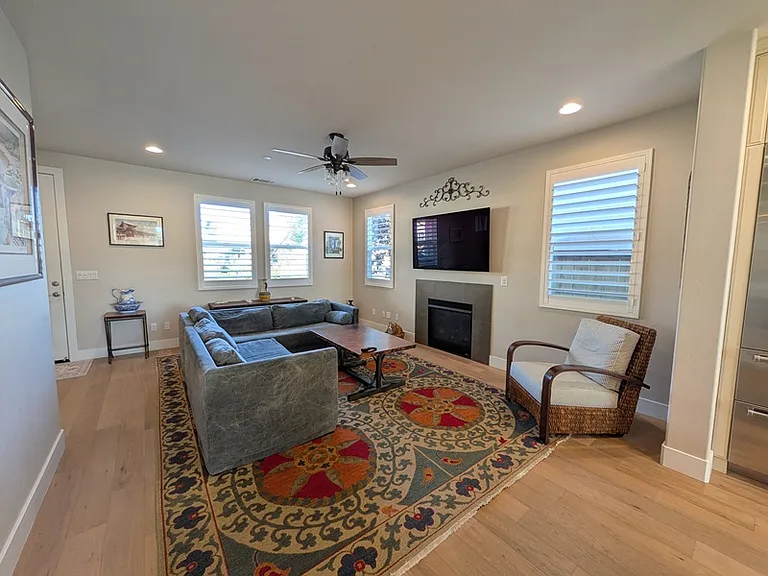 3204 Cherry Ln — Photo 5