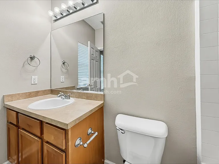 762 Bristol Way — Photo 10