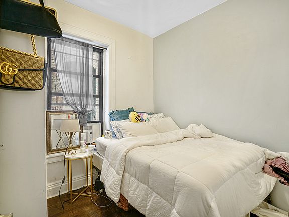 5th image of 204 W 88th St #4G