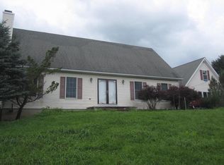 929 Clearfield Rd, Nazareth, PA 18064