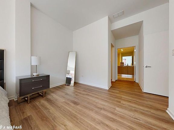 5th image of 2550 S Wabash Ave #411